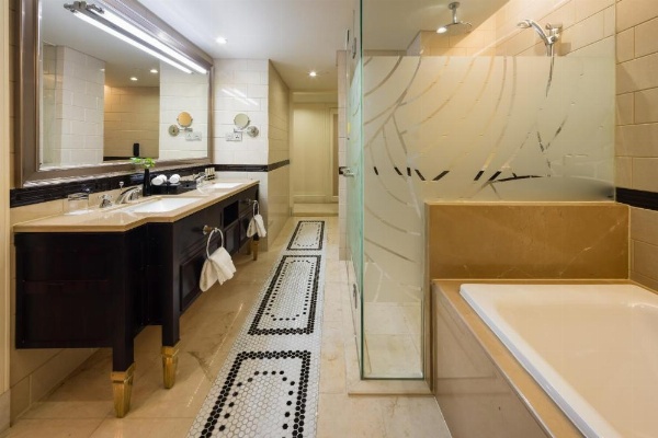 Paramount Gallery Hotel image 63