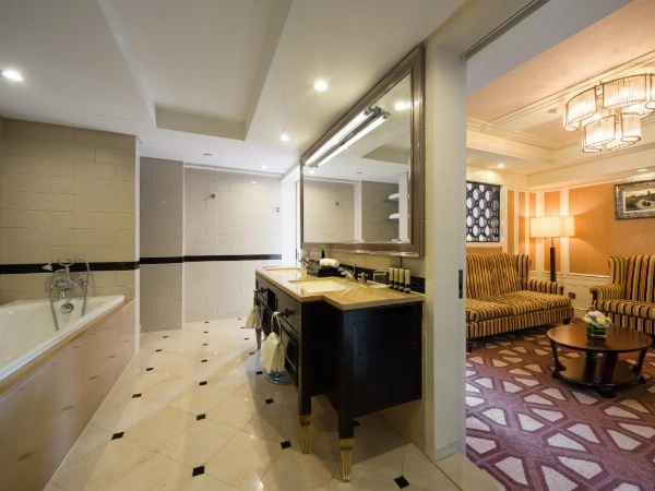 Paramount Gallery Hotel image 8